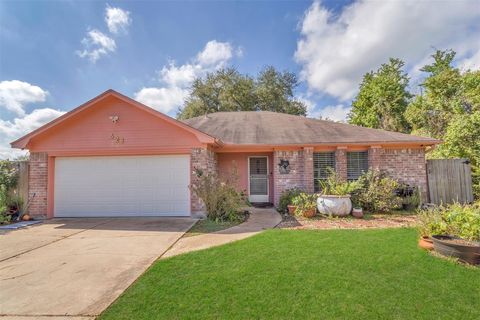 Photo of 428 Raymond Street, La Marque, TX 77568 (MLS # 41213717) Photo of 428 Raymond Street, La Marque, TX 77568 (MLS # 41213717)