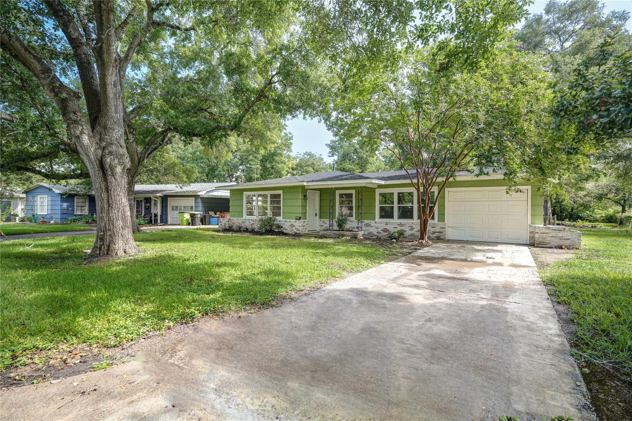 1319 Elm Street
