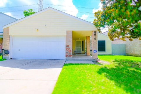 Photo of 8615 Belle Park Drive, Houston, TX 77099 (MLS # 24590177)