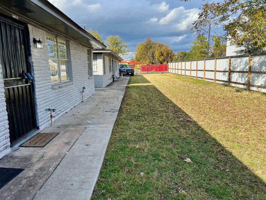 Photo of 5136 Mallow Street #B, Houston, TX 77033 (MLS # 87759423)