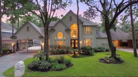Photo of 7027 Centre Oaks Drive, Houston, TX 77069 (MLS # 49339727)