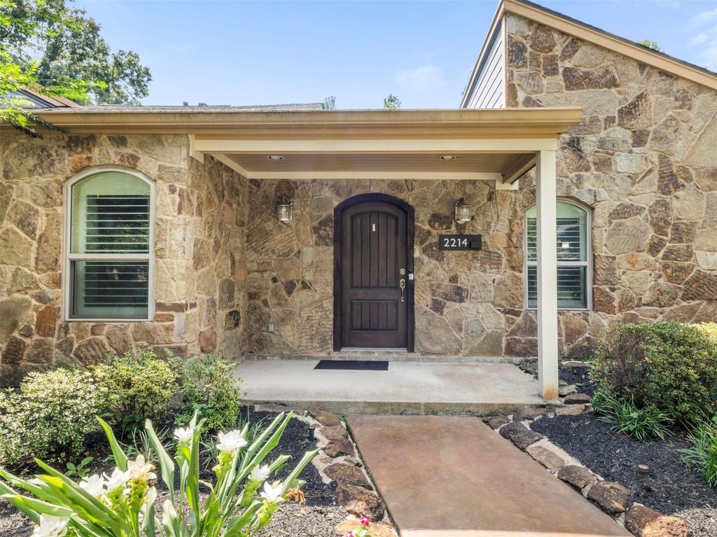 Photo of 2214 Lakeville Dr Drive, Kingwood, TX 77339 (MLS # 86946139)