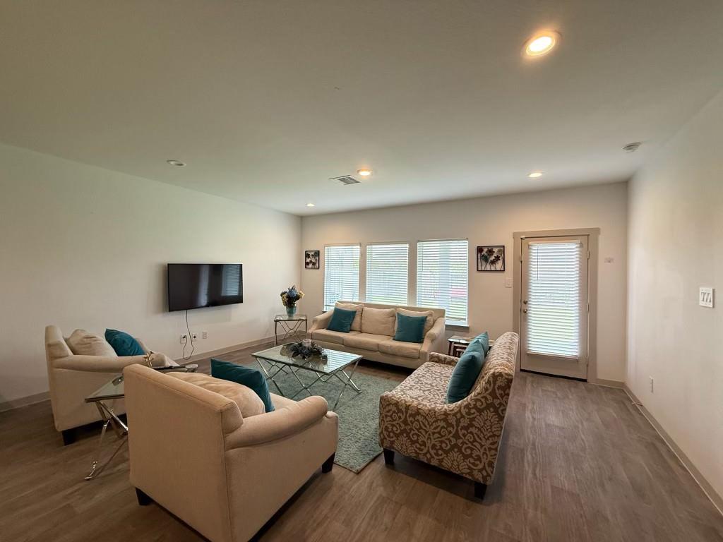 6927 Morales Way