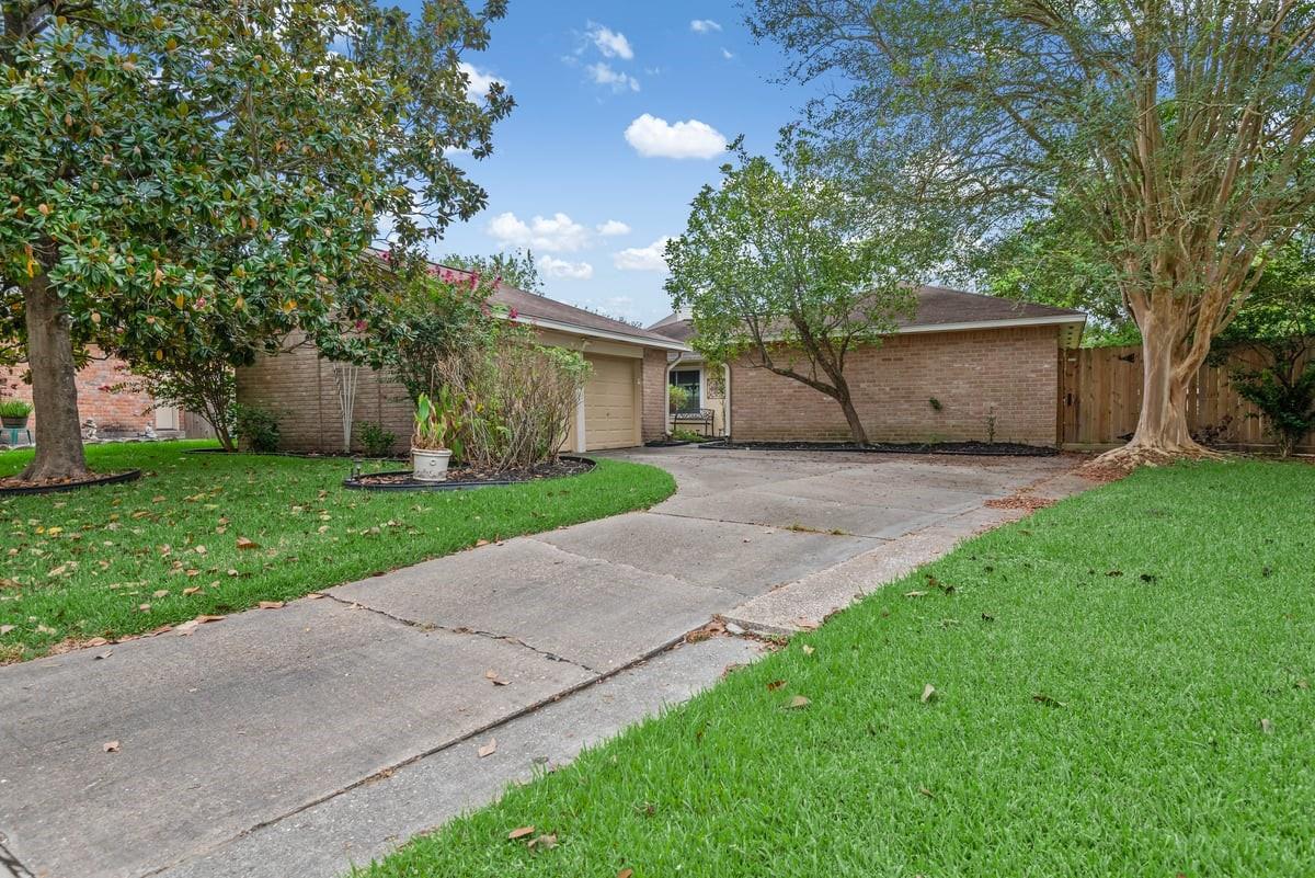 5822 Fallengate Drive