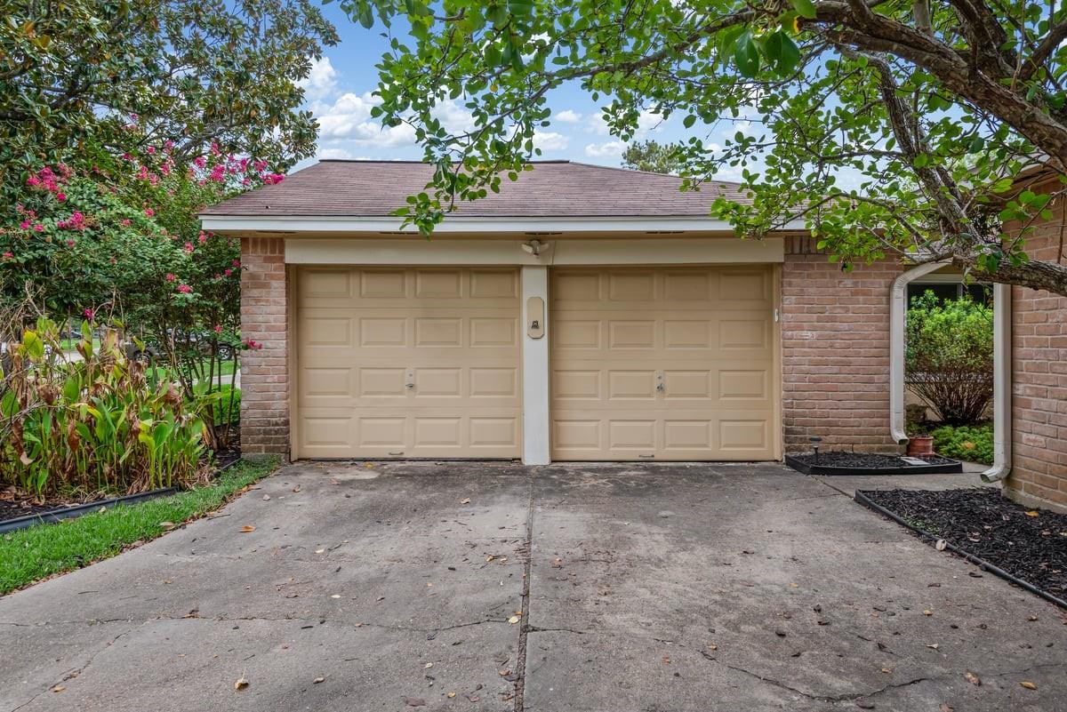 5822 Fallengate Drive