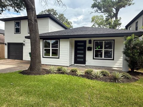 Photo of 7414 Janak Drive, Houston, TX 77055 (MLS # 40032967)