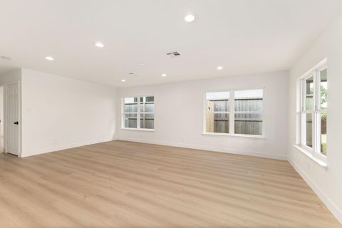 Tiny photo for 7414 Janak Drive, Houston, TX 77055 (MLS # 40032967)