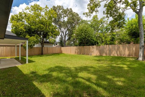Tiny photo for 7414 Janak Drive, Houston, TX 77055 (MLS # 40032967)