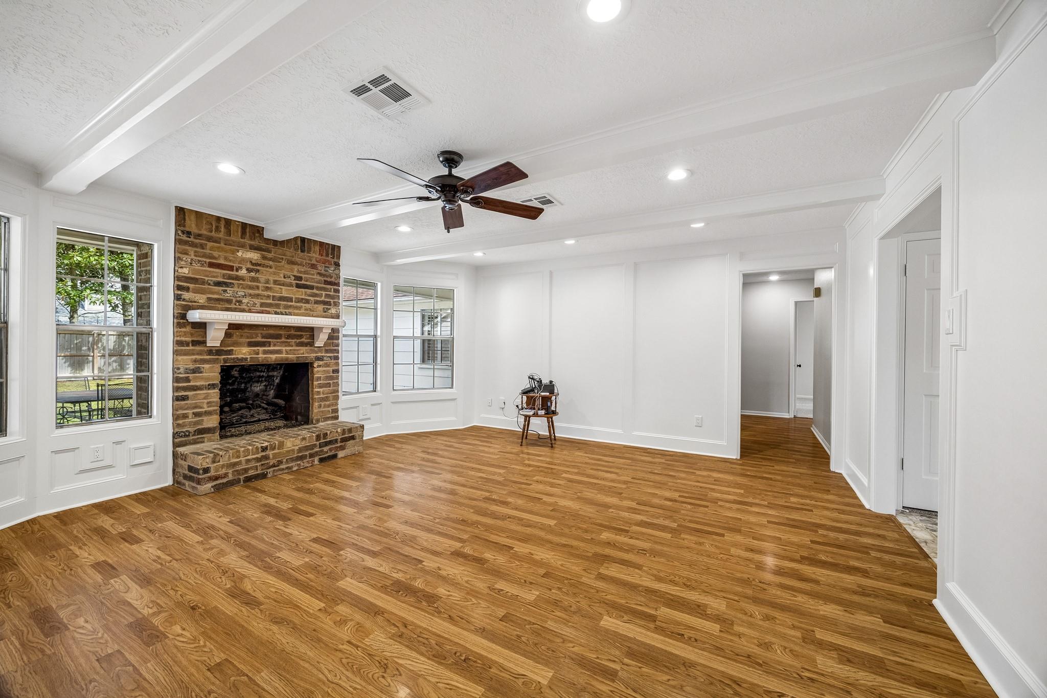3427 Tree Lane