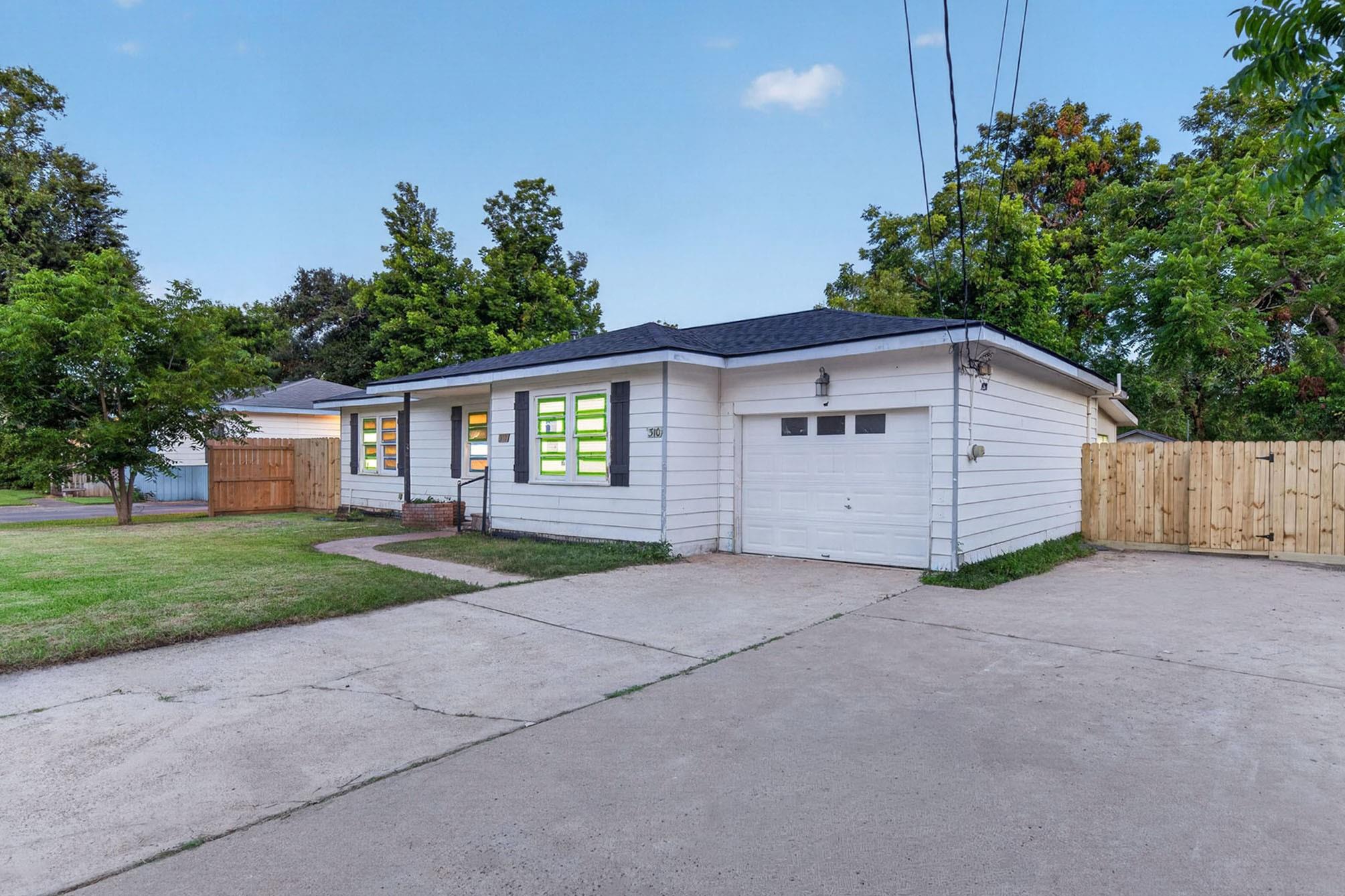 310 Nasturtium Street