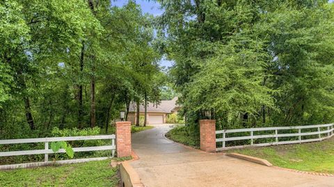Photo of 10307 Autumn Run Lane, Conroe, TX 77304 (MLS # 4942713)