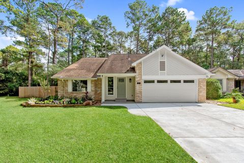 Photo of 12 Edgewood Forest Court, The Woodlands, TX 77381 (MLS # 55754287)