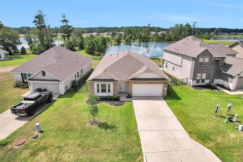 Photo of 223 Shoreview Drive, Conroe, TX 77303 (MLS # 98340417)