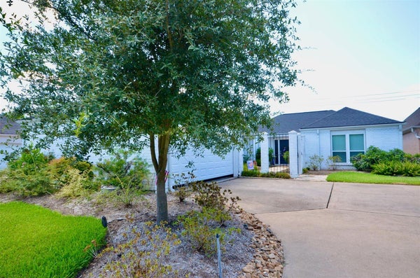 2923 COUNTRY CLUB BLVD, SUGAR LAND, TX 77478 - Image c2eec956f3f49bdcb73c0ca0cad08c4e/2344856567