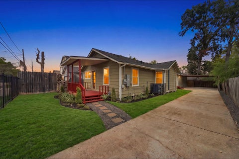 Photo of 4637 Larkspur Street, Houston, TX 77051 (MLS # 54154319)