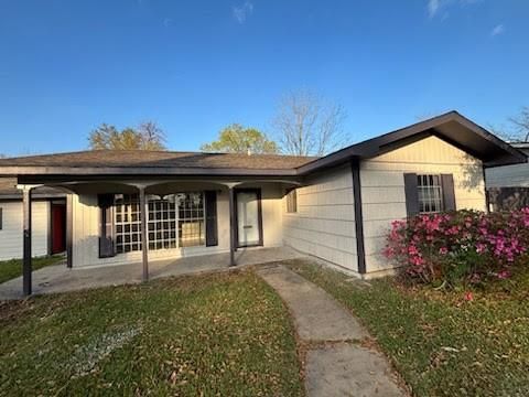 Homes For Sale - 4220 Redwood Drive<br/> Jefferson County, Beaumont, TX 77703