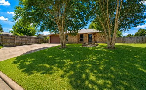 Photo of 12810 Indianapolis Street, Houston, TX 77015 (MLS # 36916200)