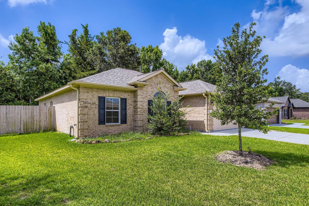 Photo of 418 Pebble Drive, Dayton, TX 77535 (MLS # 69130162)