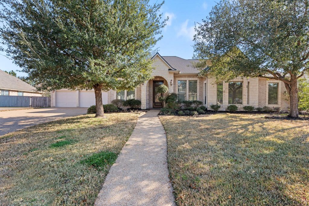 Photo of 904 Plainfield Court, College Station, TX 77845 (MLS # 43907379)