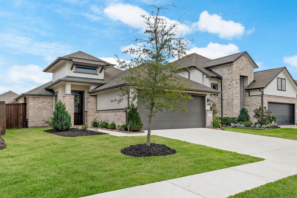 Photo of 3722 Amoroso Drive, Rosharon, TX 77583 (MLS # 91170602)