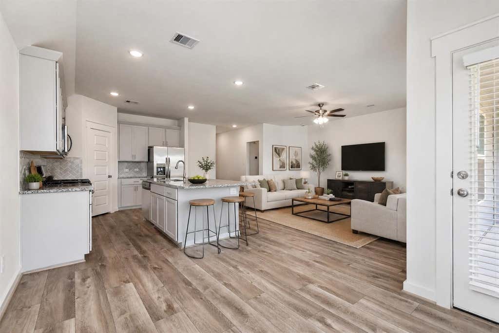 Photo of 3111 West Frontier Lane Ln, Pinehurst, TX 77362 (MLS # 21968124)