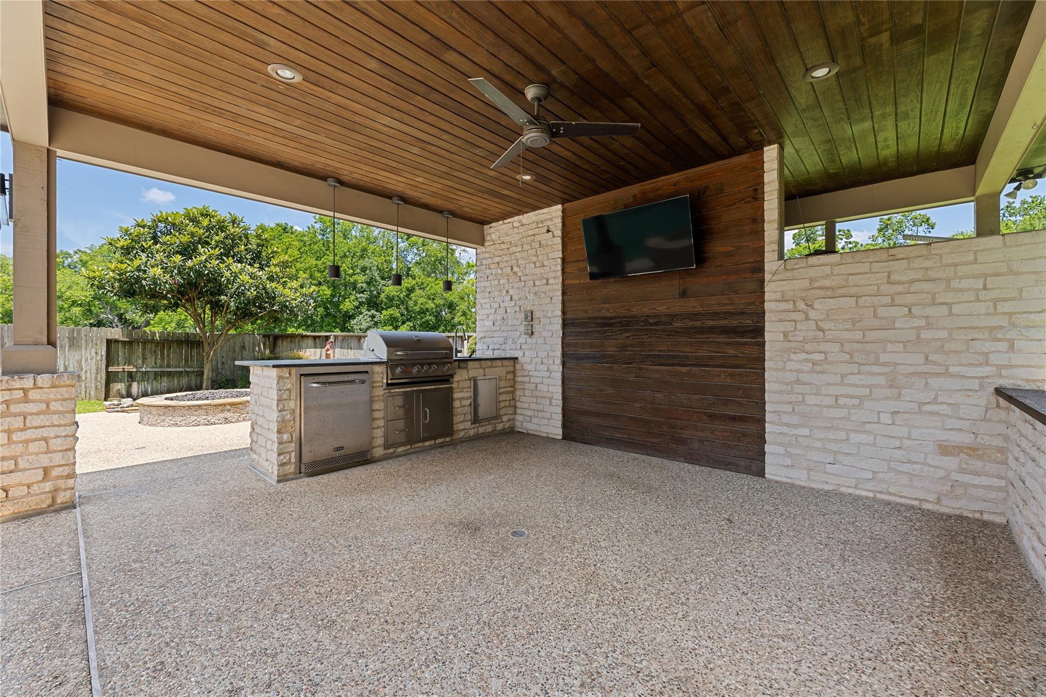 9547 Scanlan Heights Lane