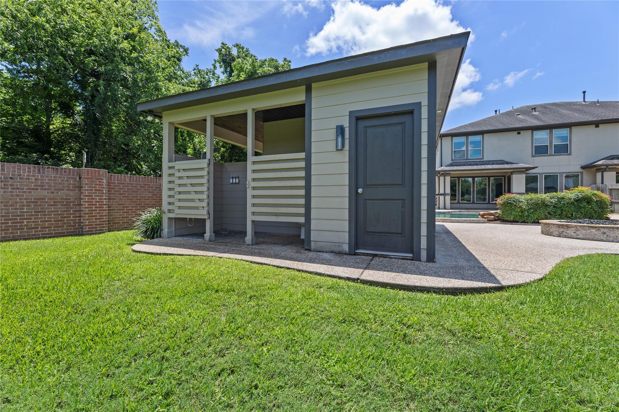 9547 Scanlan Heights Lane