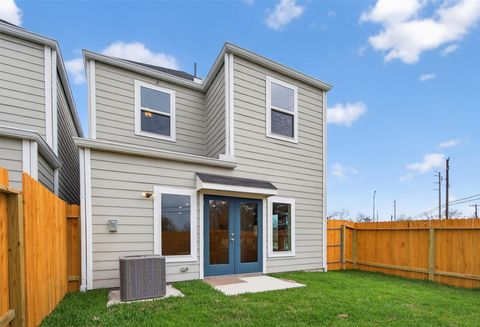 Tiny photo for 9128 Highland Northern Way, Houston, TX 77088 (MLS # 97923552)