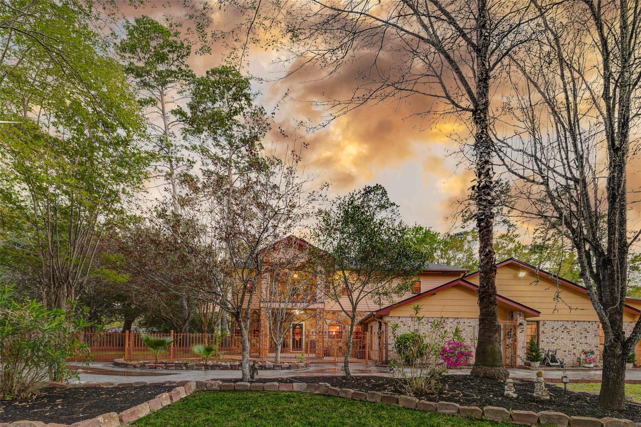 511 Chateau Woods Parkway Drive