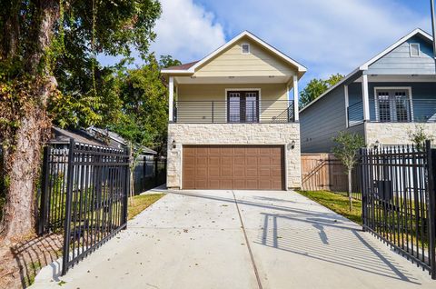 Photo of 788 Lucky Street, Houston, TX 77088 (MLS # 7075209)