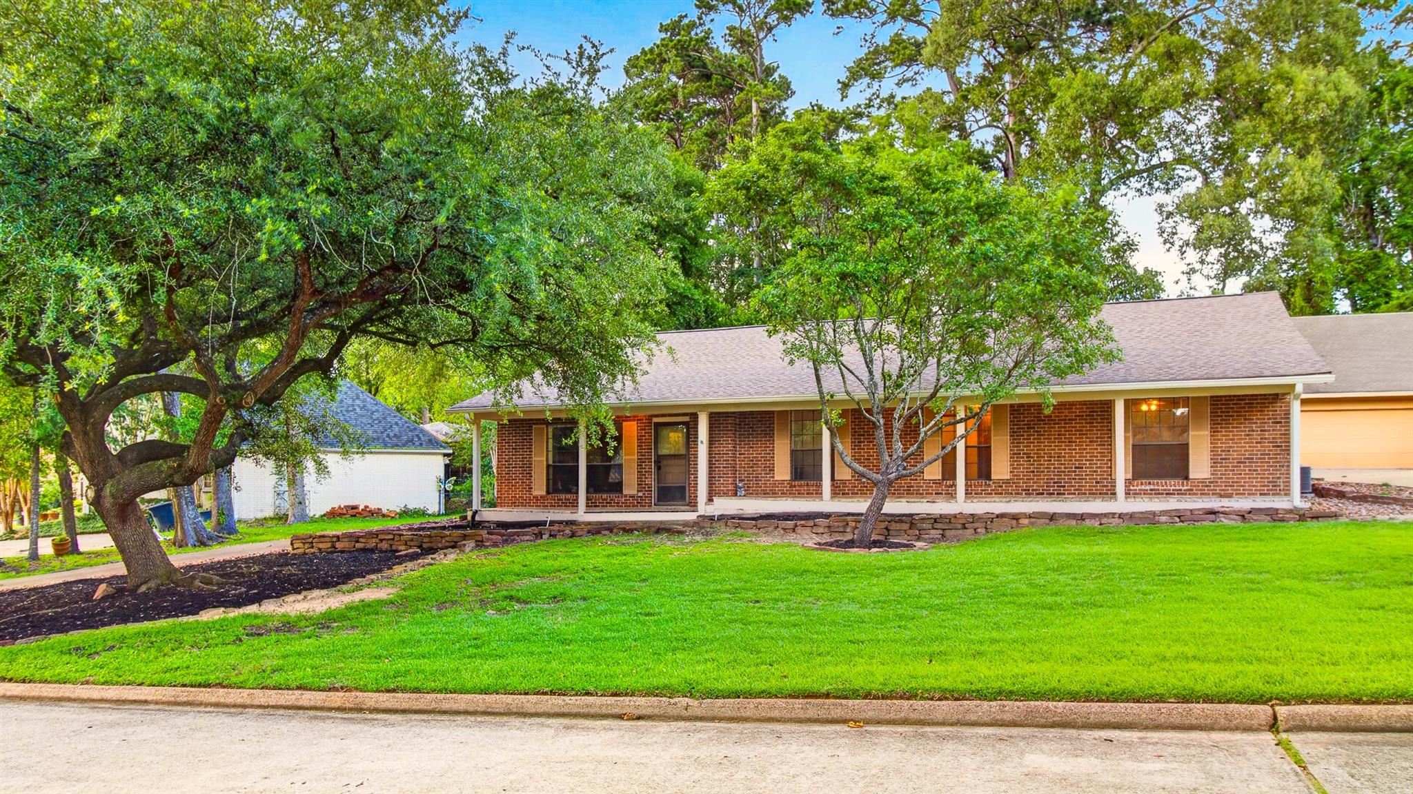 107 Greenbriar Drive