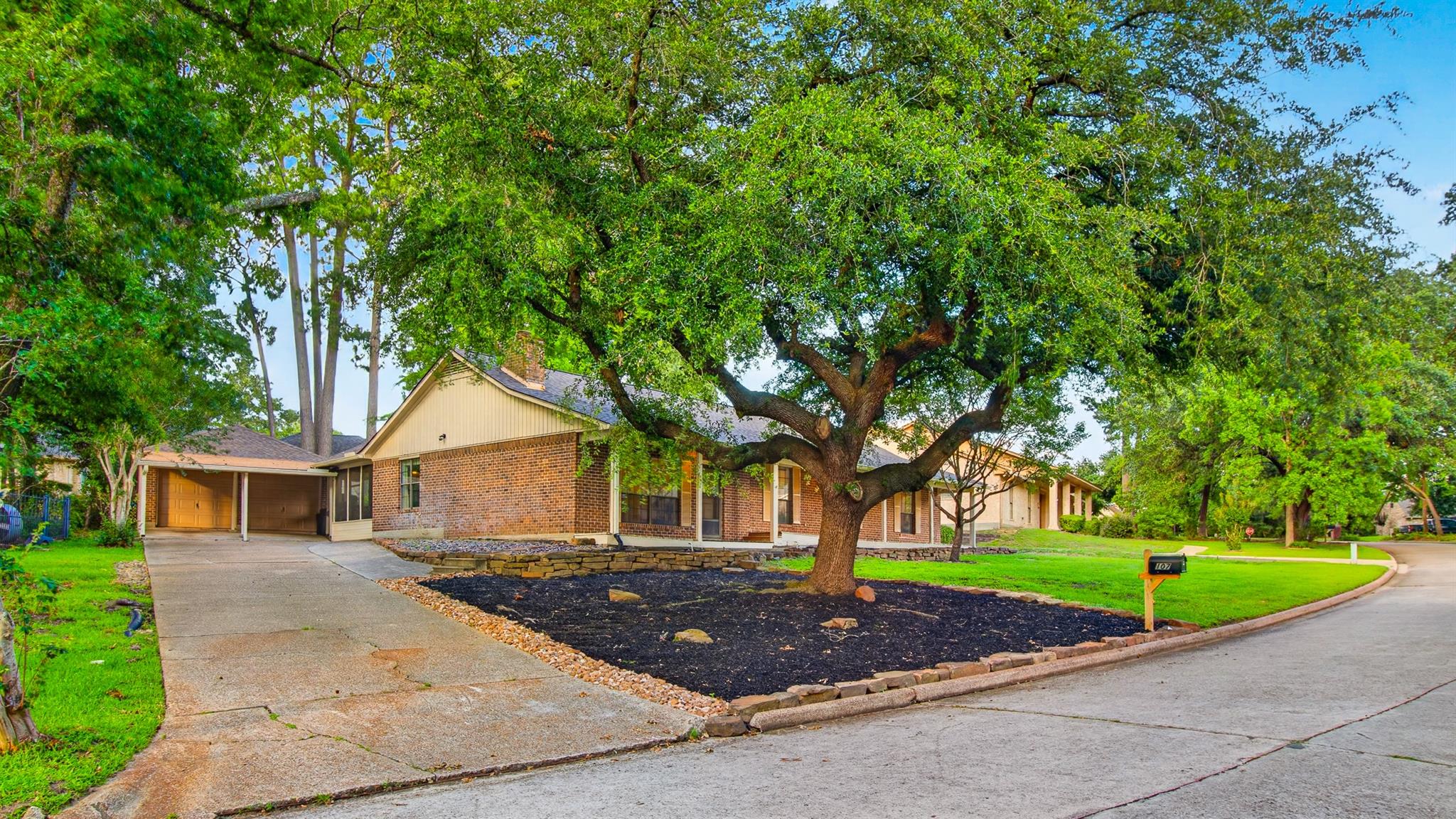 107 Greenbriar Drive