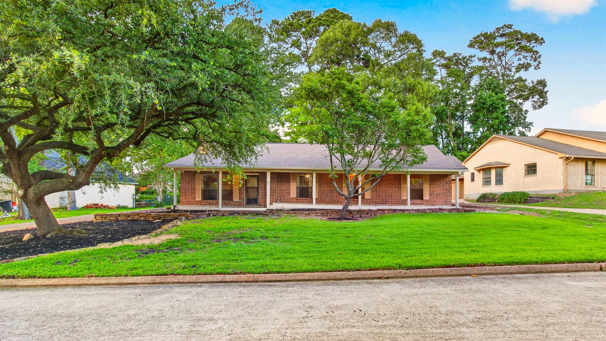 107 Greenbriar Drive