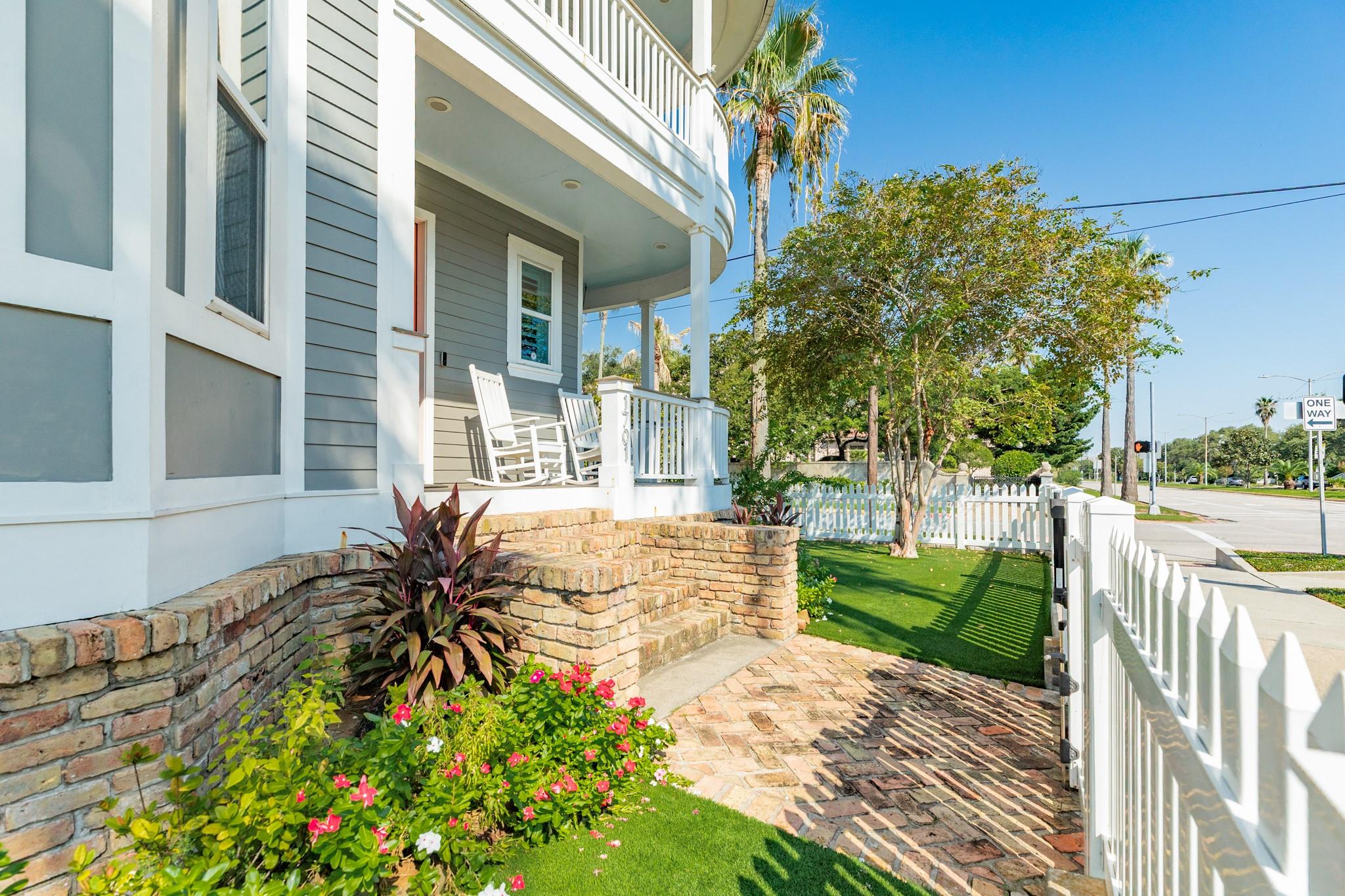 1701 Rosenberg Street