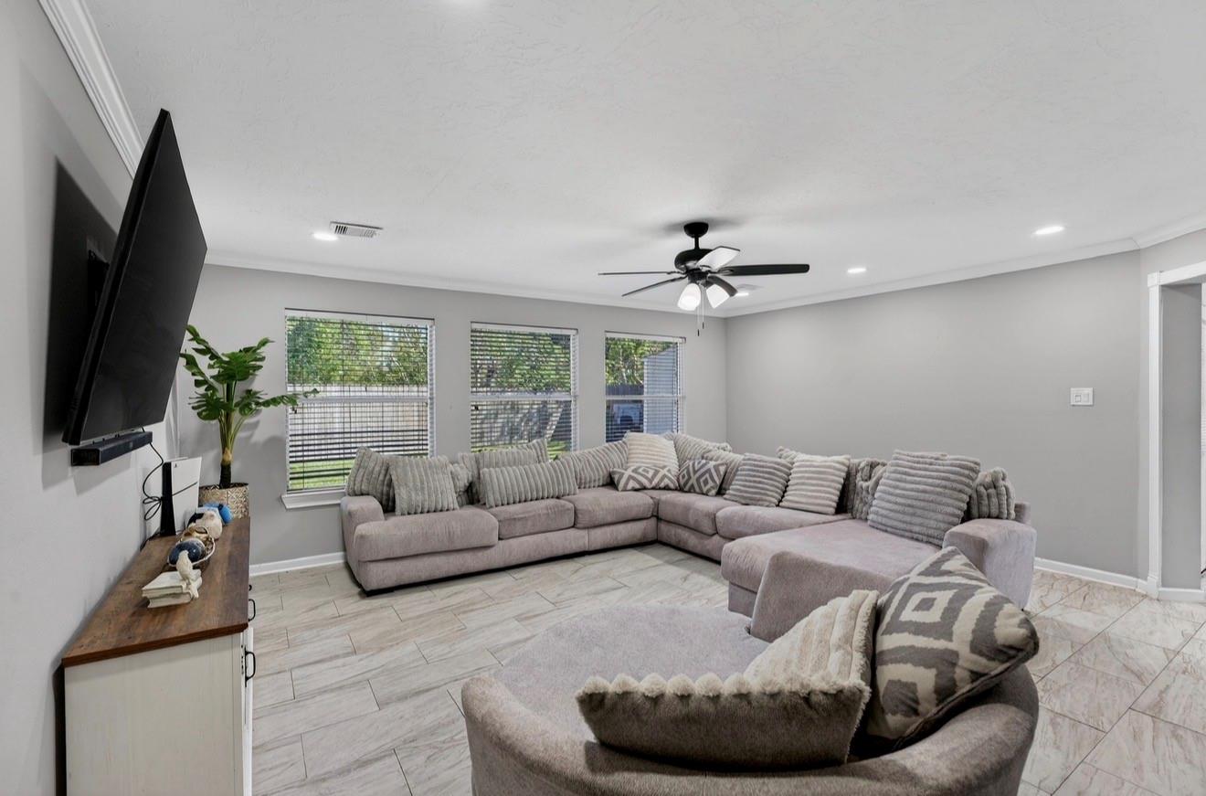 6046 Sandy Creek Drive