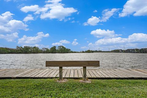 Photo of 18800 Egret Bay Boulevard #118, Webster, TX 77058 (MLS # 19435697)