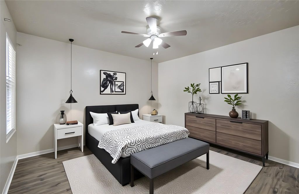 Photo of 2021 Spenwick Drive #322, Houston, TX 77055 (MLS # 20139017)