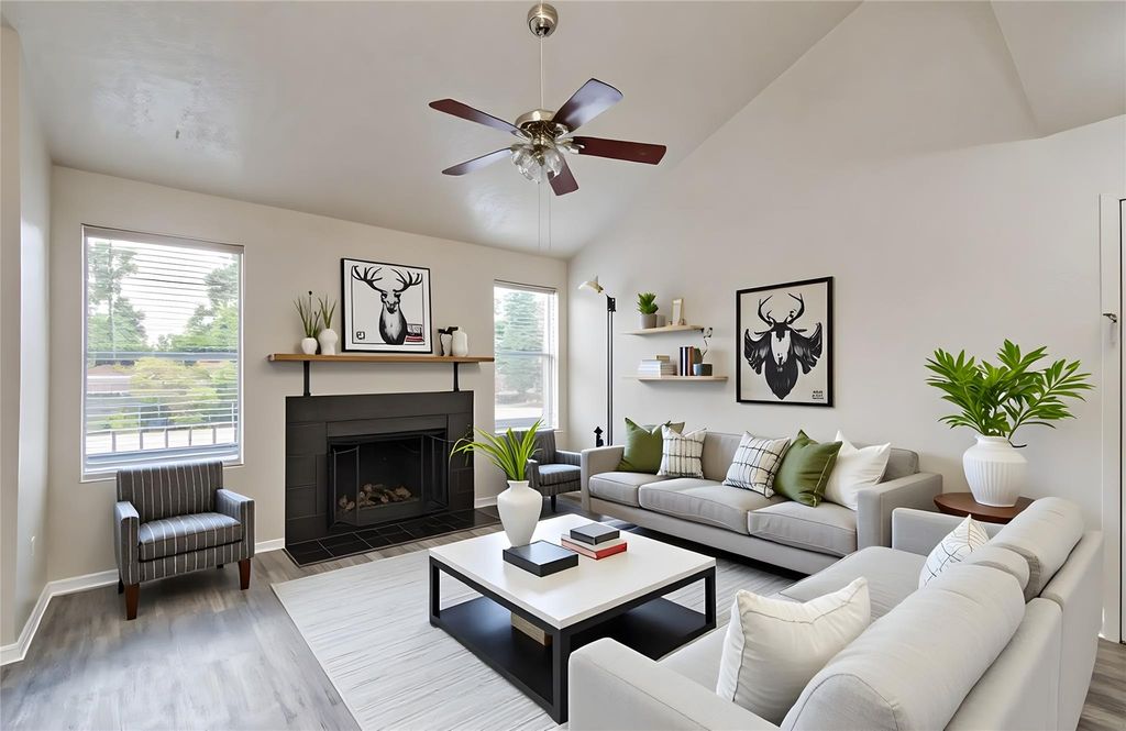 Photo of 2021 Spenwick Drive #322, Houston, TX 77055 (MLS # 20139017)