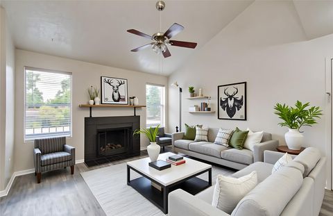 Photo of 2021 Spenwick Drive #322, Houston, TX 77055 (MLS # 20139017)