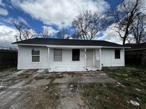 Photo of 5401 Doolittle Boulevard, Houston, TX 77033 (MLS # 64166456)