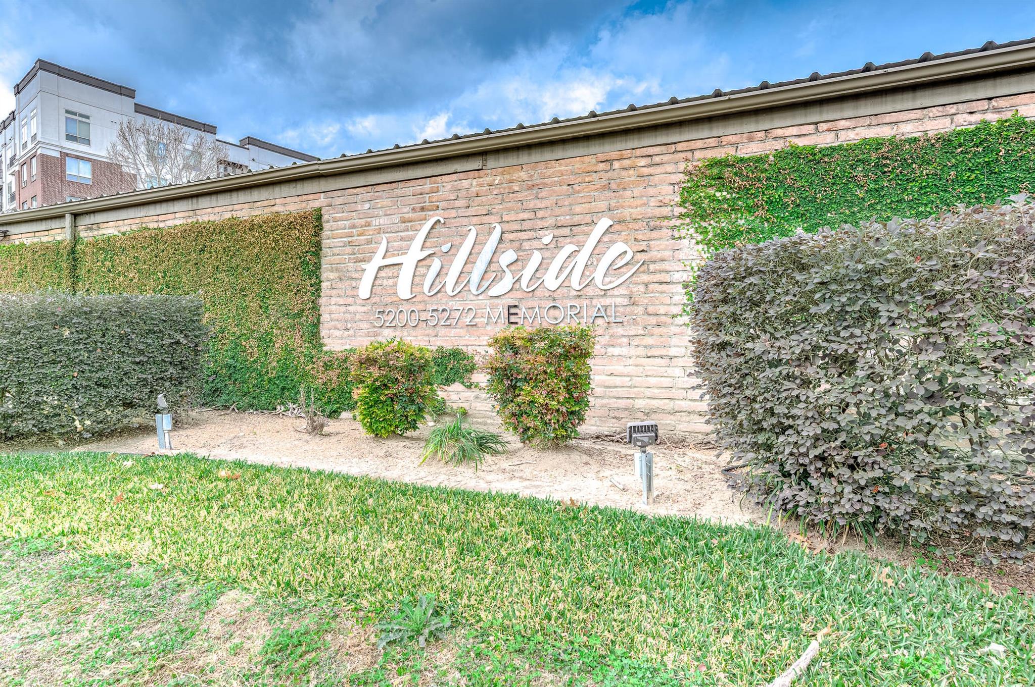 5220 Memorial Drive 5220