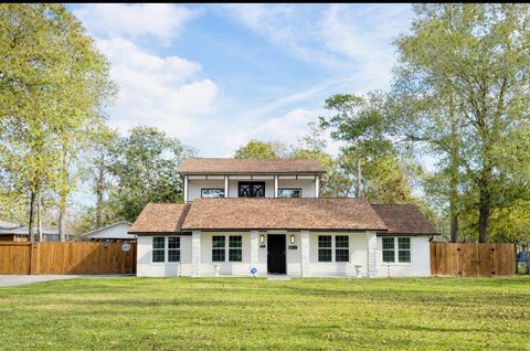 Photo of 25910 Maplewood Drive, Spring, TX 77386 (MLS # 92162351)