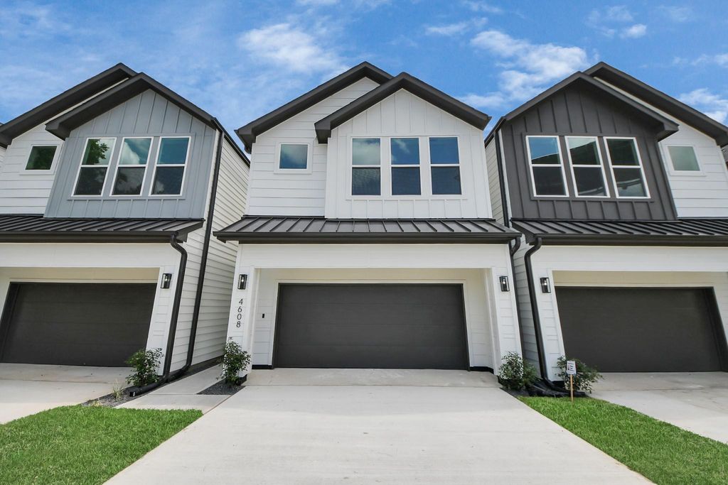 Photo of 4608 Bristol Street, Houston, TX 77009 (MLS # 9280437)