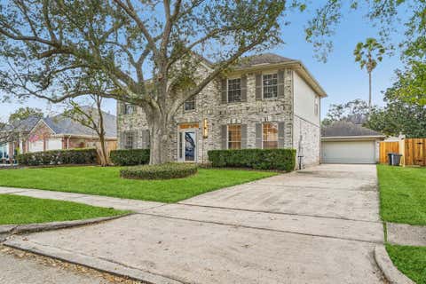 Homes For Sale - 1808 N Mission Circle<br/> Galveston County, Friendswood, TX 77546