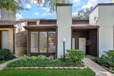 Photo of 2601 S Braeswood Boulevard #706, Houston, TX 77025 (MLS # 71694537)