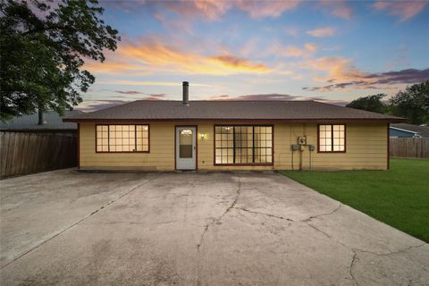 Tiny photo for 3450 Hartington Drive, Houston, TX 77066 (MLS # 70040972)