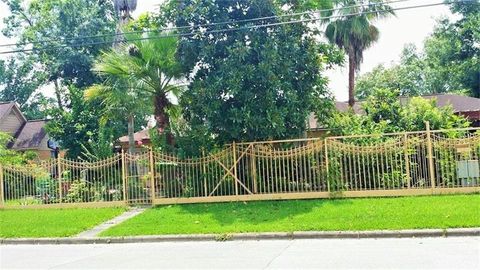 Photo of 612 Gale Street, Houston, TX 77009 (MLS # 71329078)