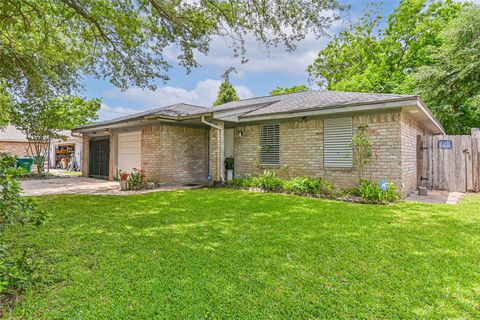 Photo of 1426 Scott Street, La Marque, TX 77568 (MLS # 71290265)