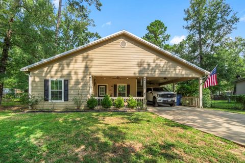 Photo of 337 Windwood Drive, Livingston, TX 77351 (MLS # 33913965)