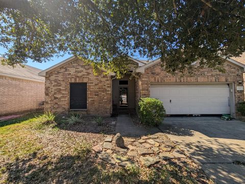 8707 E Highlands Crossing Highlands TX 77562